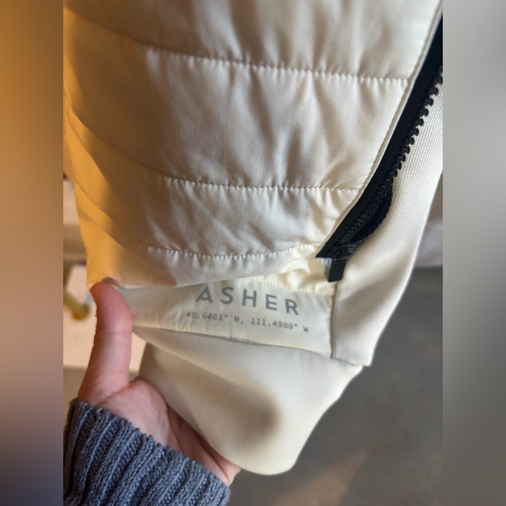 Asher Cream Puffer Jacket size XL‎